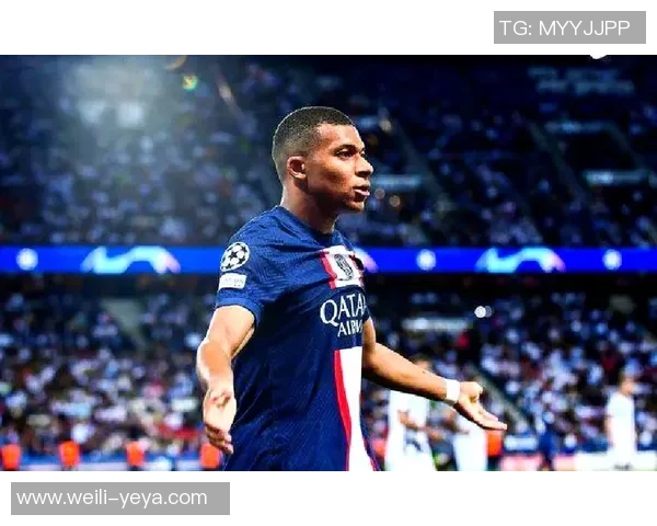 全球足球巨星与太太们的幸福生活大揭秘他们的爱与陪伴如何成就职业巅峰