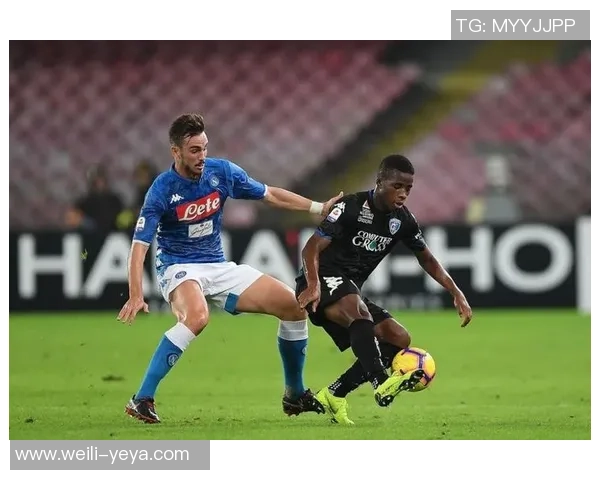 足球场上的王者之光：11号球星的传奇故事与巅峰之路